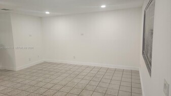 4108 Riverside Dr in Coral Springs, FL - Building Photo