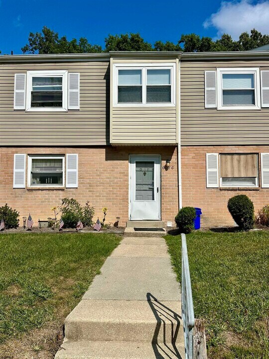 6086 Hoover Dr in Hamilton, NJ - Building Photo