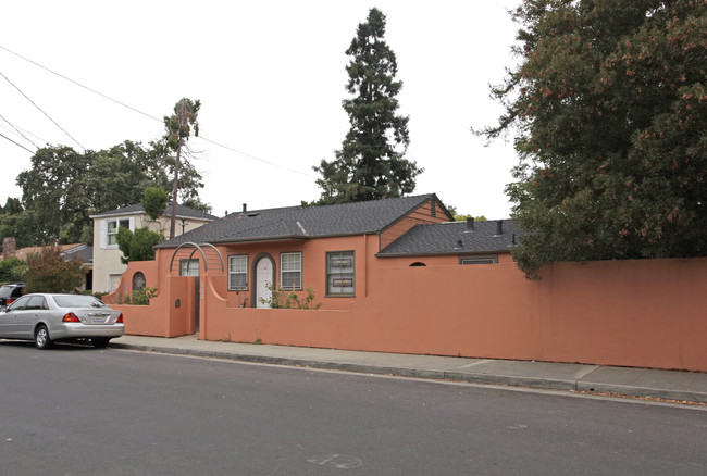 209 Lexington Ave in Redwood City, CA - Building Photo - Building Photo