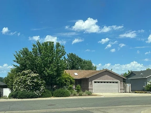 2100 Hacienda St
