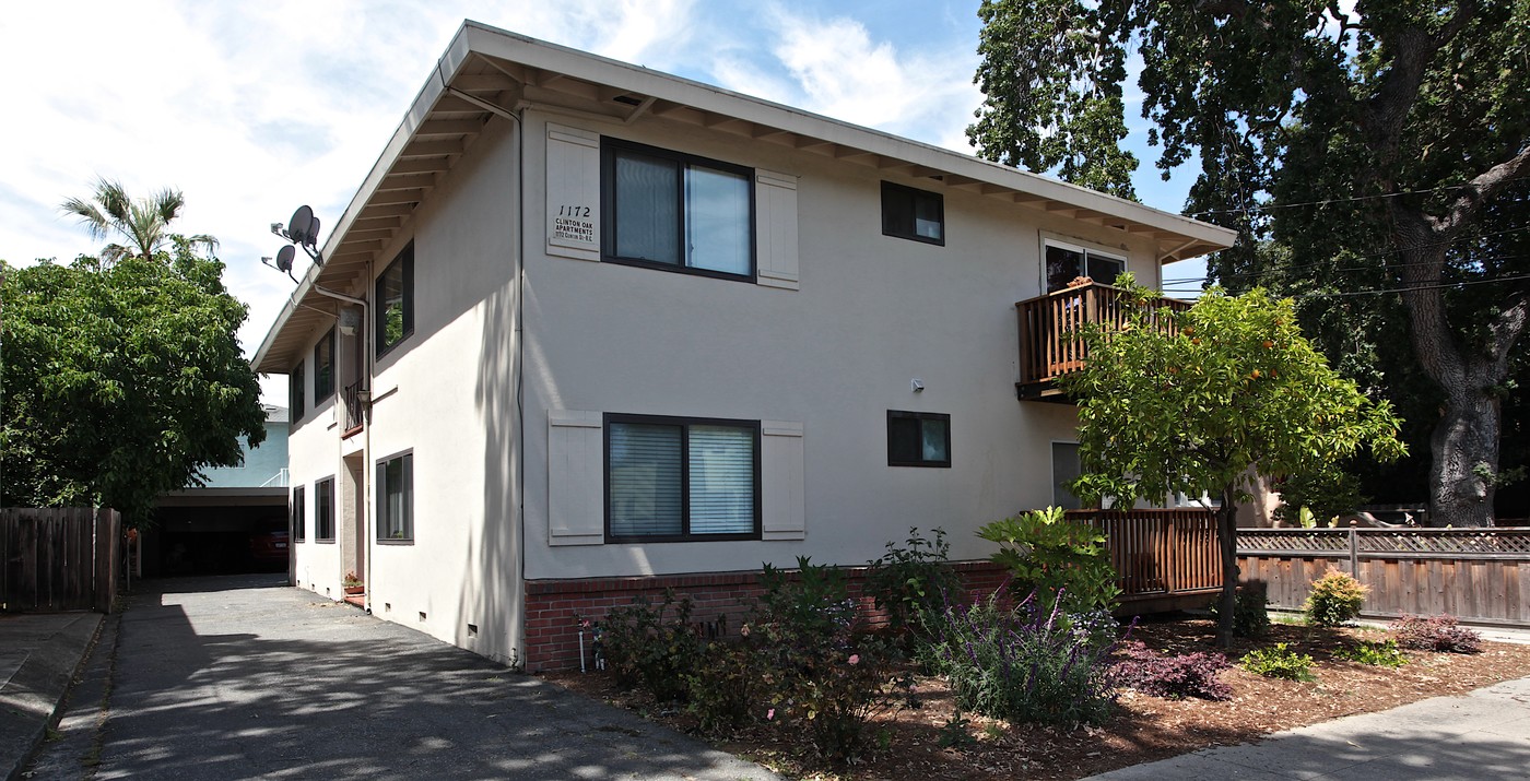 1172 Clinton St in Redwood City, CA - Building Photo