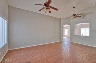 10783 W Edgemont Ave in Avondale, AZ - Foto de edificio - Building Photo