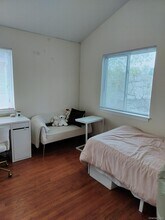 57 Dunwood Rd in Port Washington, NY - Building Photo - Building Photo