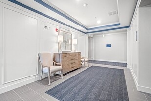 2 Stratton Dr, Unit 2 in Woburn, MA - Building Photo