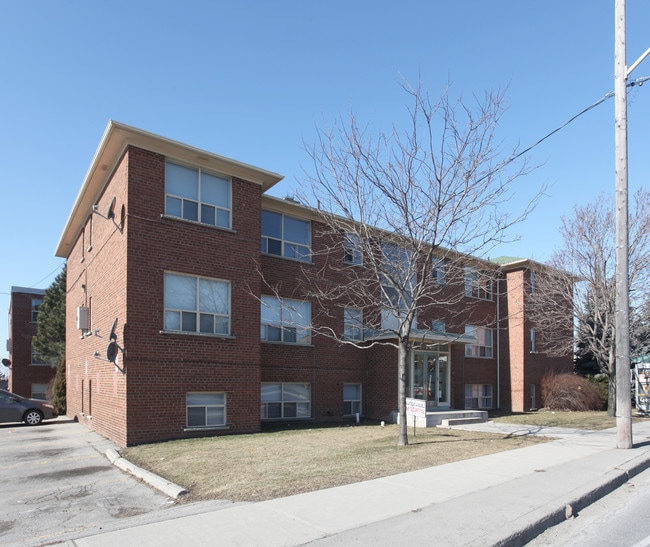 2624 Keele St in Toronto, ON - Building Photo - Primary Photo