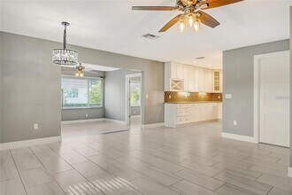 2332 Canalbluff Pl in Sarasota, FL - Building Photo - Building Photo