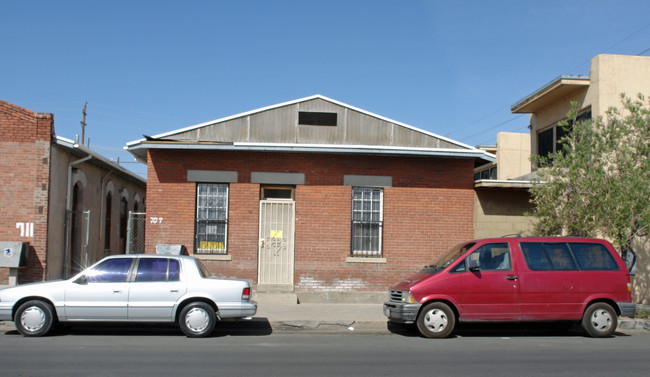 709 S Mesa St in El Paso, TX - Building Photo - Building Photo