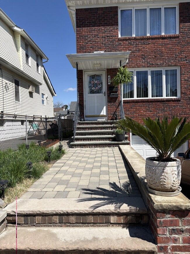 424 Dewitt St, Unit First Floor Unit 1 in Linden, NJ - Building Photo - Building Photo