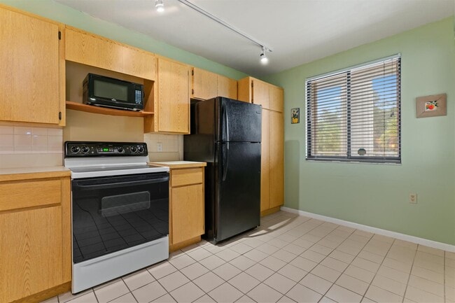 2621 Village Blvd, Unit 203 in West Palm Beach, FL - Building Photo - Building Photo