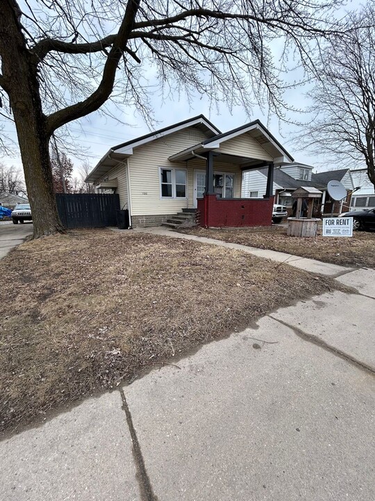 1060 E Market St in Nappanee, IN - Building Photo