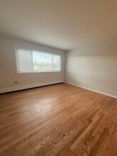 700 McKinley Ave, Unit 308 in Mundelein, IL - Building Photo - Building Photo