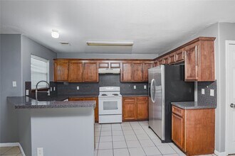 4121 Mallow St in Houston, TX - Building Photo - Building Photo