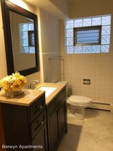 8614 W Berwyn Ave in Chicago, IL - Building Photo - Building Photo