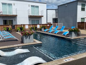 3328 Cedarplaza Ln in Dallas, TX - Foto de edificio - Building Photo