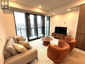 1 Hillsdale Ave W in Toronto, ON - Building Photo - Building Photo