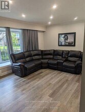 8 Storey Crescent in Toronto, ON - Building Photo - Building Photo