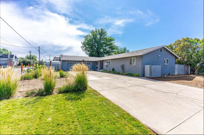 200 NE 7th St in Prineville, OR - Building Photo - Building Photo