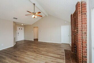 1505 Glenwillow Dr in Arlington, TX - Building Photo - Building Photo
