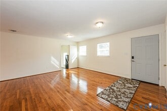 2604 Sunnybrook Rd in Richmond, VA - Building Photo - Building Photo