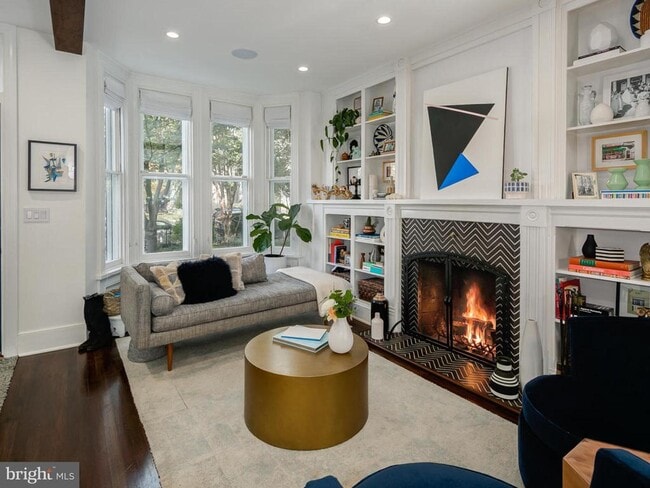 property at 1450 T St NW