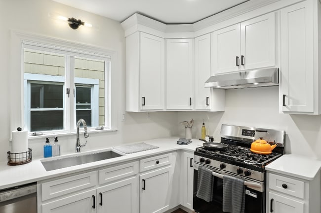 140 Commonwealth Ave in Buffalo, NY - Building Photo - Building Photo