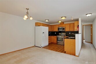 1727 NE 146th St in Shoreline, WA - Building Photo - Building Photo