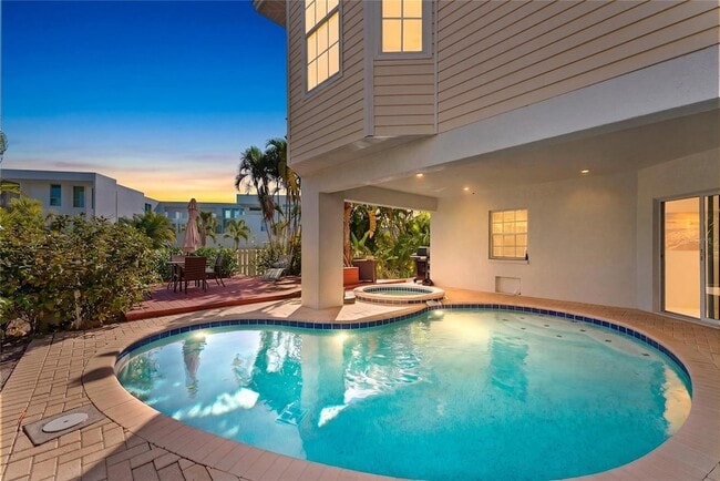 3020 Gulf of Mexico Dr, Unit 2201 in Longboat Key, FL - Foto de edificio - Building Photo