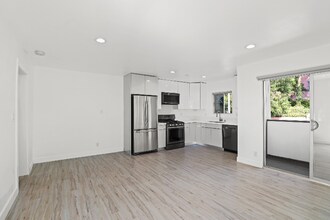 249 S Coronado St in Los Angeles, CA - Building Photo - Building Photo
