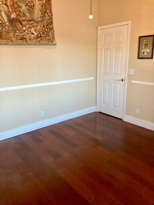 31264 Contour Ave in Nuevo, CA - Foto de edificio