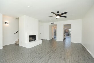 5800 Lumberdale Rd in Houston, TX - Foto de edificio - Building Photo