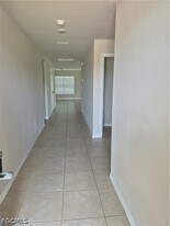 8002 Vega Ct in La Belle, FL - Building Photo