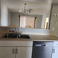 611 SW 3rd Ter in Cape Coral, FL - Foto de edificio - Building Photo