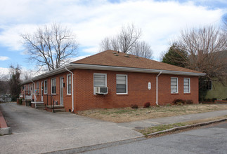 417 N Cedar St in Greensboro, NC - Building Photo - Building Photo