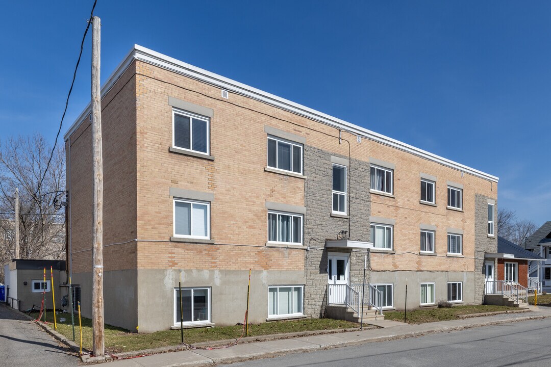 18 Dalpé St in Gatineau, QC - Building Photo