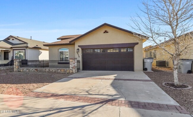 12776 Tre Maximiliano Ave in El Paso, TX - Building Photo - Building Photo