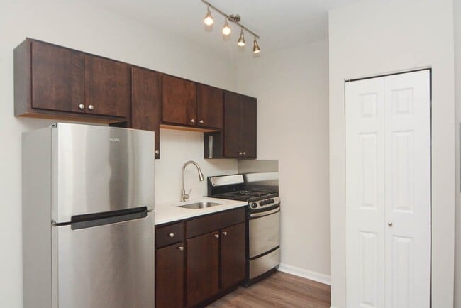 1627 N Humboldt Blvd, Unit i3 in Chicago, IL - Foto de edificio - Building Photo