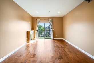 7100 Alvern St, Unit 411 in Los Angeles, CA - Building Photo - Building Photo