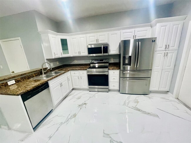 property at 1928 Madeira Dr