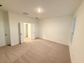 3049 Dutch Dr in Providence Village, TX - Foto de edificio - Building Photo