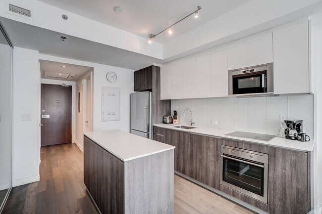 199 Slater St. in Ottawa, ON - Building Photo - Building Photo