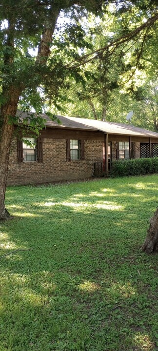 7 MacArthur Dr in Conway, AR - Building Photo