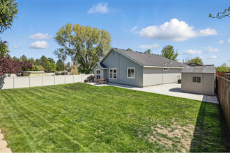 984 N Star Bright Ln in Star, ID - Building Photo - Building Photo