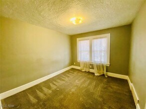 2420 E Market St in Akron, OH - Building Photo - Building Photo