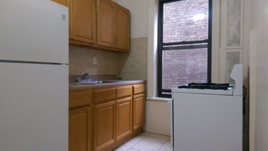 2116 DITMAS AVE in Brooklyn, NY - Foto de edificio - Floor Plan