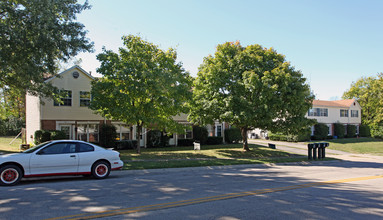 1602-1616 Belvo Rd in Miamisburg, OH - Foto de edificio - Building Photo