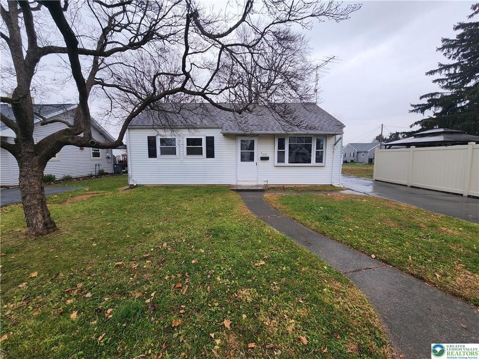 1631 North Blvd in Bethlehem, PA - Building Photo