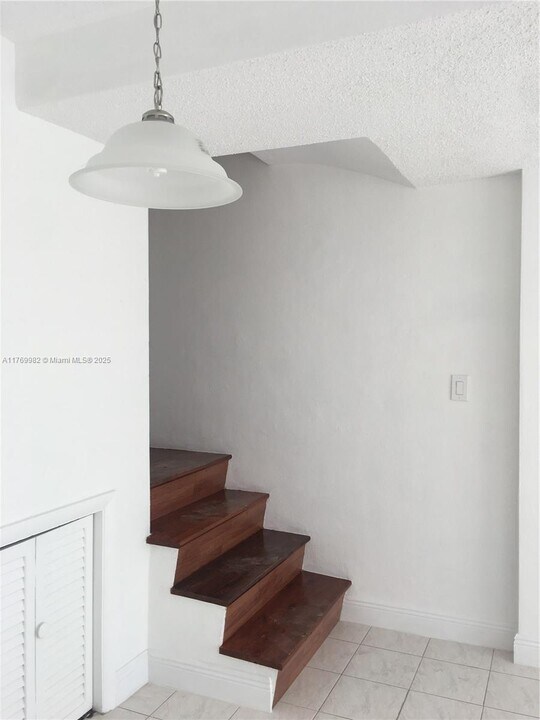 1201 SW 42nd Ave in Miami, FL - Building Photo