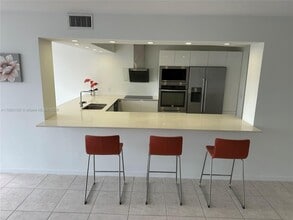 400 Leslie Dr in Hallandale Beach, FL - Foto de edificio - Building Photo