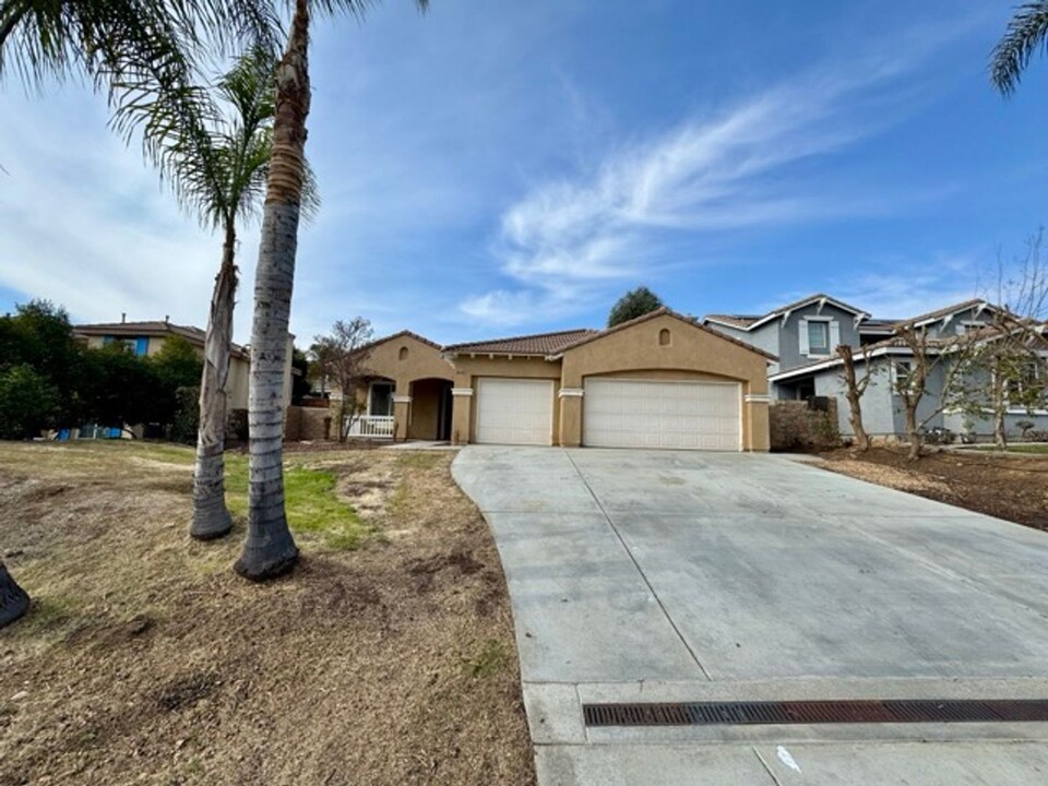 28801 Eridanus Dr in Menifee, CA - Building Photo