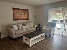 2881 Huntington Blvd, Unit Cozy 2 Bedroom 2 Bath in Fresno, CA - Building Photo